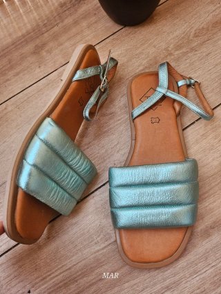 Sandalias cuero metalizado aguamarina