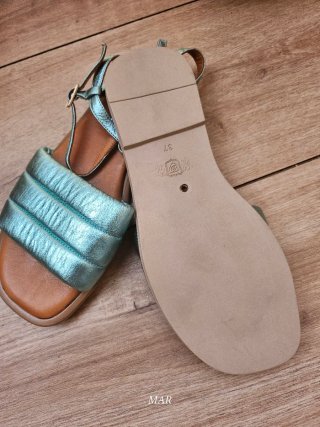 Sandalias cuero metalizado aguamarina