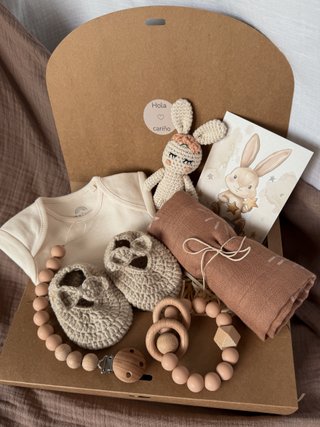 Caja regalo bebé crochet y textil