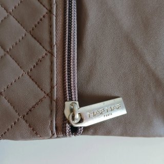 Bolso de mano Naf Naf acolchado
