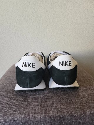Zapatillas Nike LD 1000 Negras y Blancas