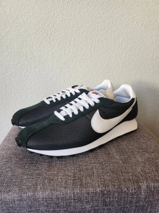 Zapatillas Nike LD 1000 Negras y Blancas