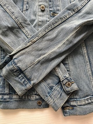 Chaqueta vaquera con logo