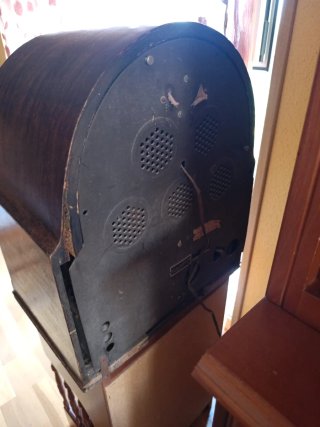 Radio Philips Capilla Modelo 634