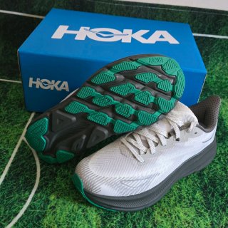Zapatillas Hoka Gore-Tex Grises y Verdes