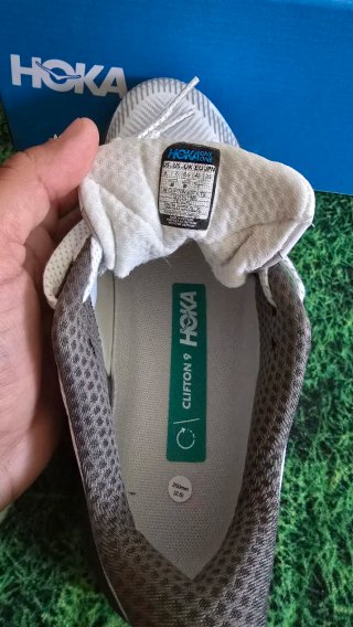 Zapatillas Hoka Gore-Tex Grises y Verdes