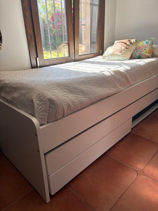 Cama nido 90x1,90cm. Colchón solo el de abajo