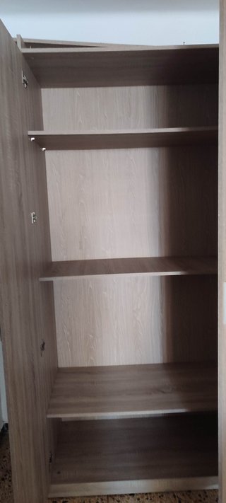 Dormitorio Matrimonio: Armario, Mesita, Cabecero