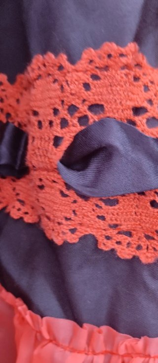 Traje Flamenca Negro y Coral Talla 40/42