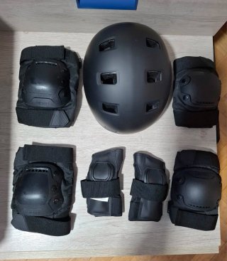 Casco y protecciones patinaje Talla M