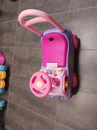 Correpasillos infantil con volante y panel