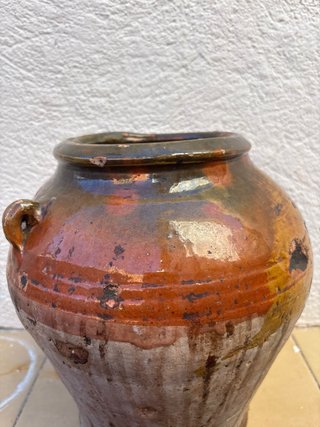 Orza de barro antigua