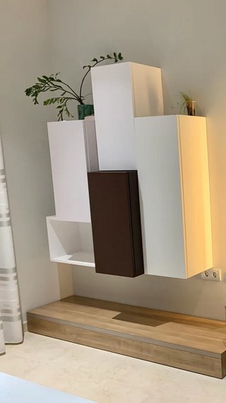 Mueble modular blanco y marrón