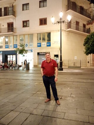 Se busca asistenta interna contrato legal.