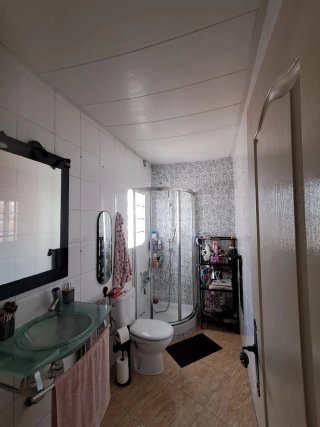 Vendo piso en el barrio de la paz