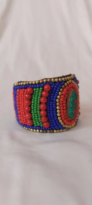 Brazalete artesanal cuentas y turquesa