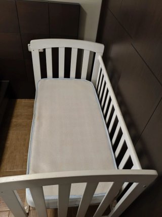 Cuna blanca con colchón
