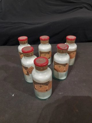 Antiguos frascos de farmacia botica