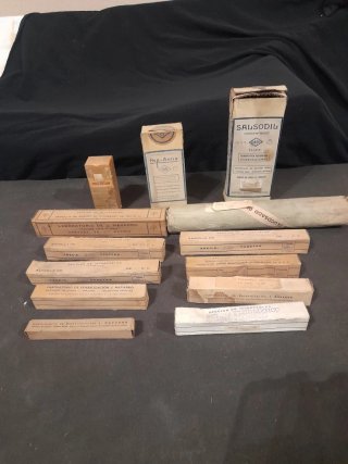 Antiguos frascos de farmacia botica