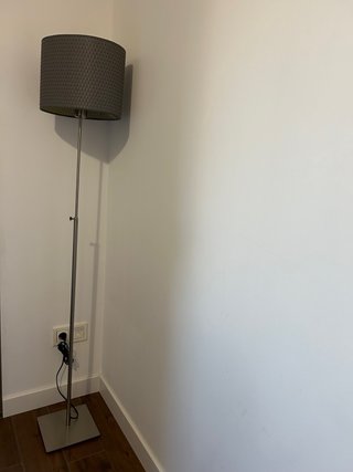 Lámpara de pie moderna tela y metal