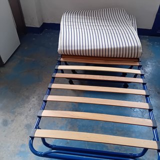 CAMA PLEGABLE CON COLCHÓN 10 EUROS, CARTAGENA