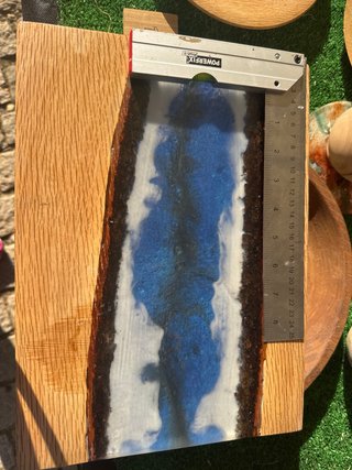 Tabla cortar madera roble con resina azul