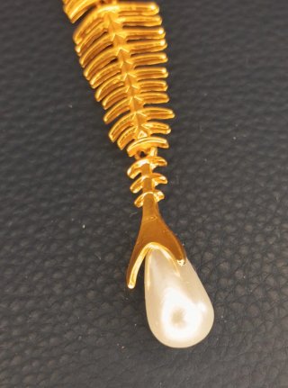 Pendientes Raspa Dorados con Perla Barrocas Resin