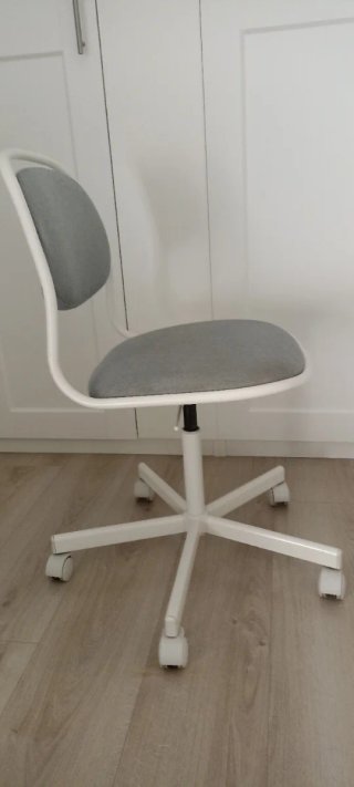 Silla escritorio Ikea gris y blanca