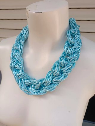 Collar cola de rata satén azul
