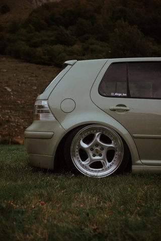 Volkswagen Golf MK4 – Proyecto Único stance