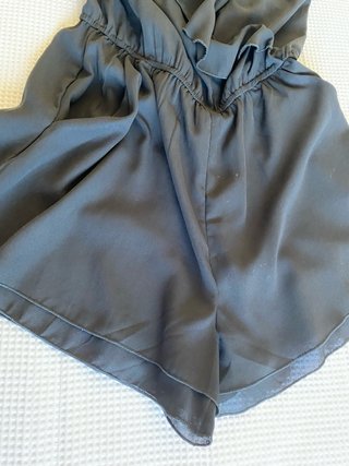 Mono corto H&M volantes negro