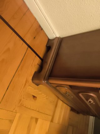 Comoda antigua de madera