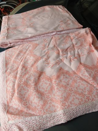 Coperte vintage rosa e bianca