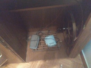 Máquina de coser Sigma con mueble