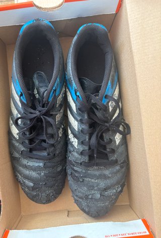 Scarpe da calcio Adidas nere e blu