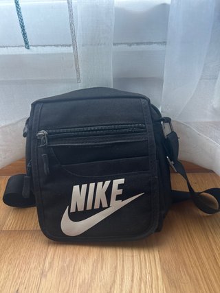 Bandolera Nike Negra Casi Nueva