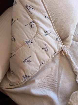 Edredón beige de tela