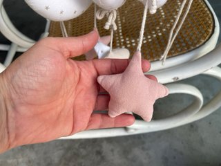 Sonajero espiral para cuna o coche