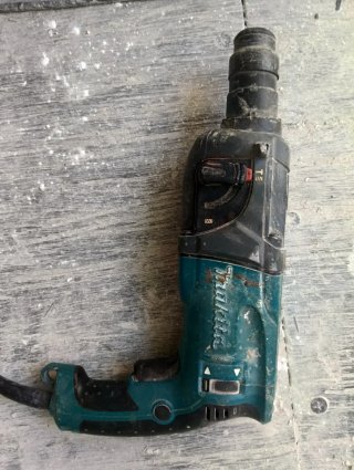 Taladro Percutor Makita 800W 2.4J