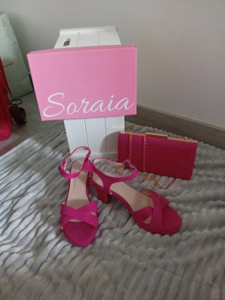 Zapatos y bolso rosa talla 38. Sin estrenar.