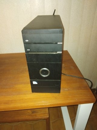 Ordenador Sobremesa Linux Negro