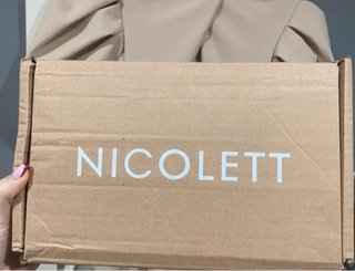 Vestido beige elegante sin estrenar
