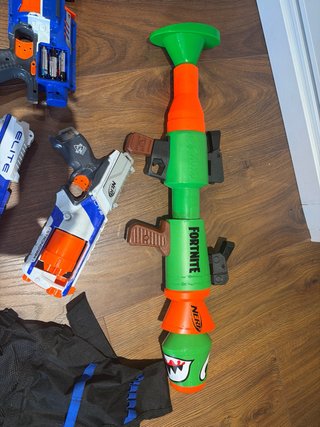 Lote Pistolas Nerf y Accesorios