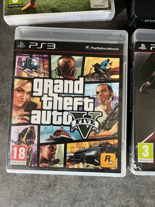 Consola PS3 + 4 Giochi + 2 Controller