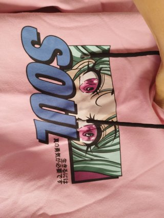 Sudadera Bershka rosa anime