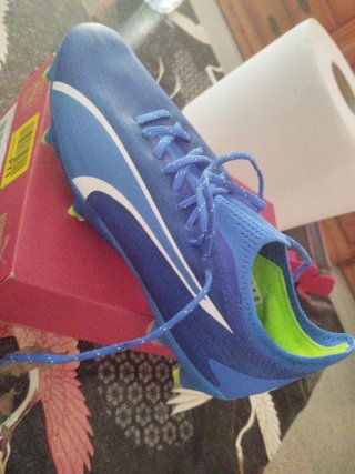 Zapatillas de fútbol Puma azules y verdes