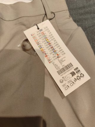 Pantalones beige anchos