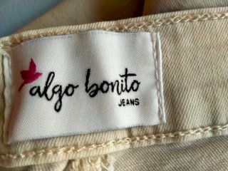 Pantalón acampanado crudo