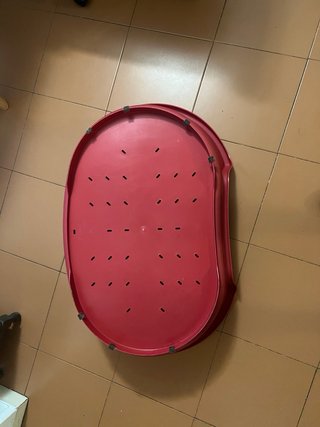 Cama Perro Plástico Rígido Roja 78 cm x 50 cm