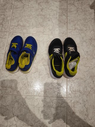 Zapatillas deportivas niño T37 negro y T34 azul